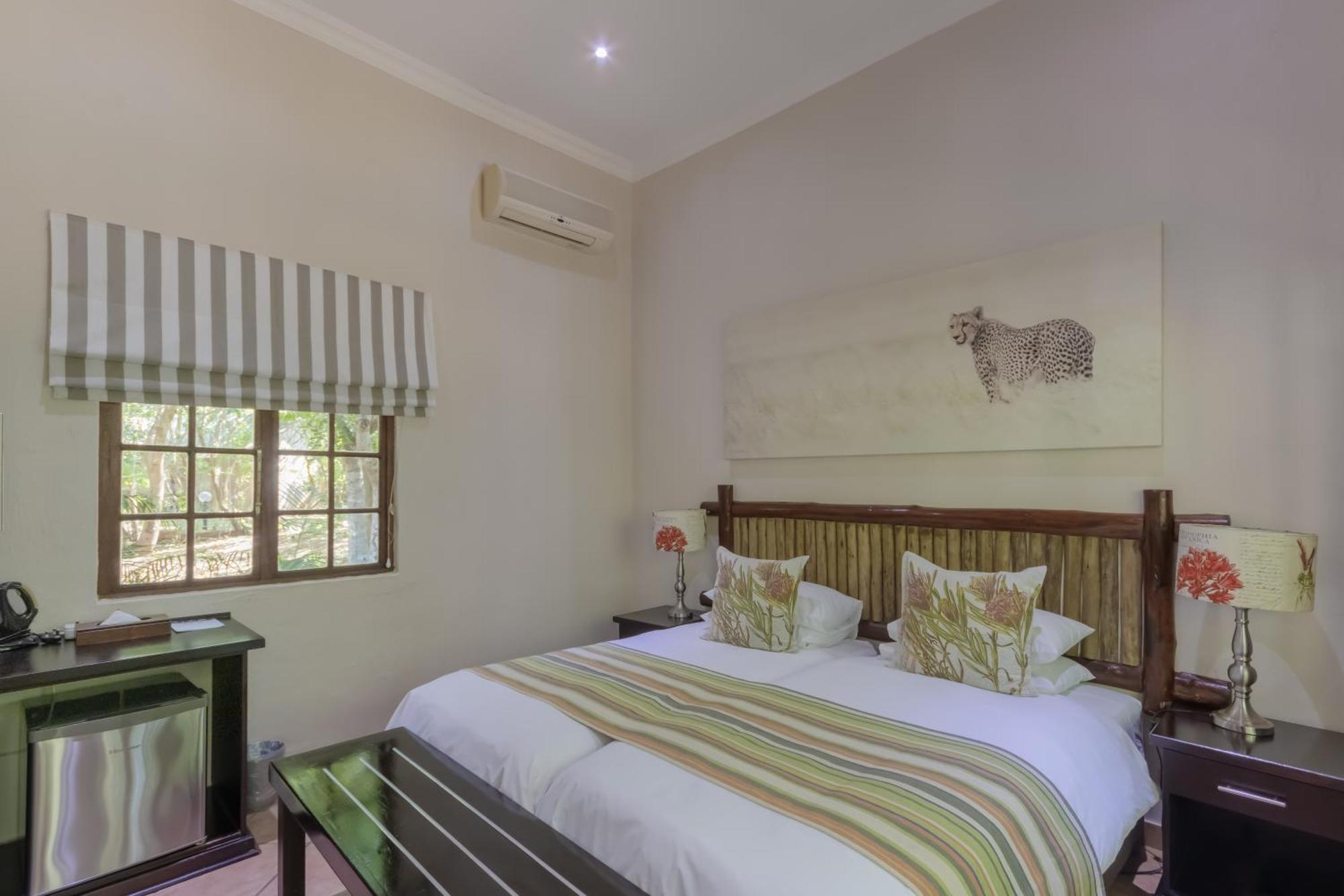 Emdoneni Lodge With Zululand Cat Conservation Project Hluhluwe Exterior photo