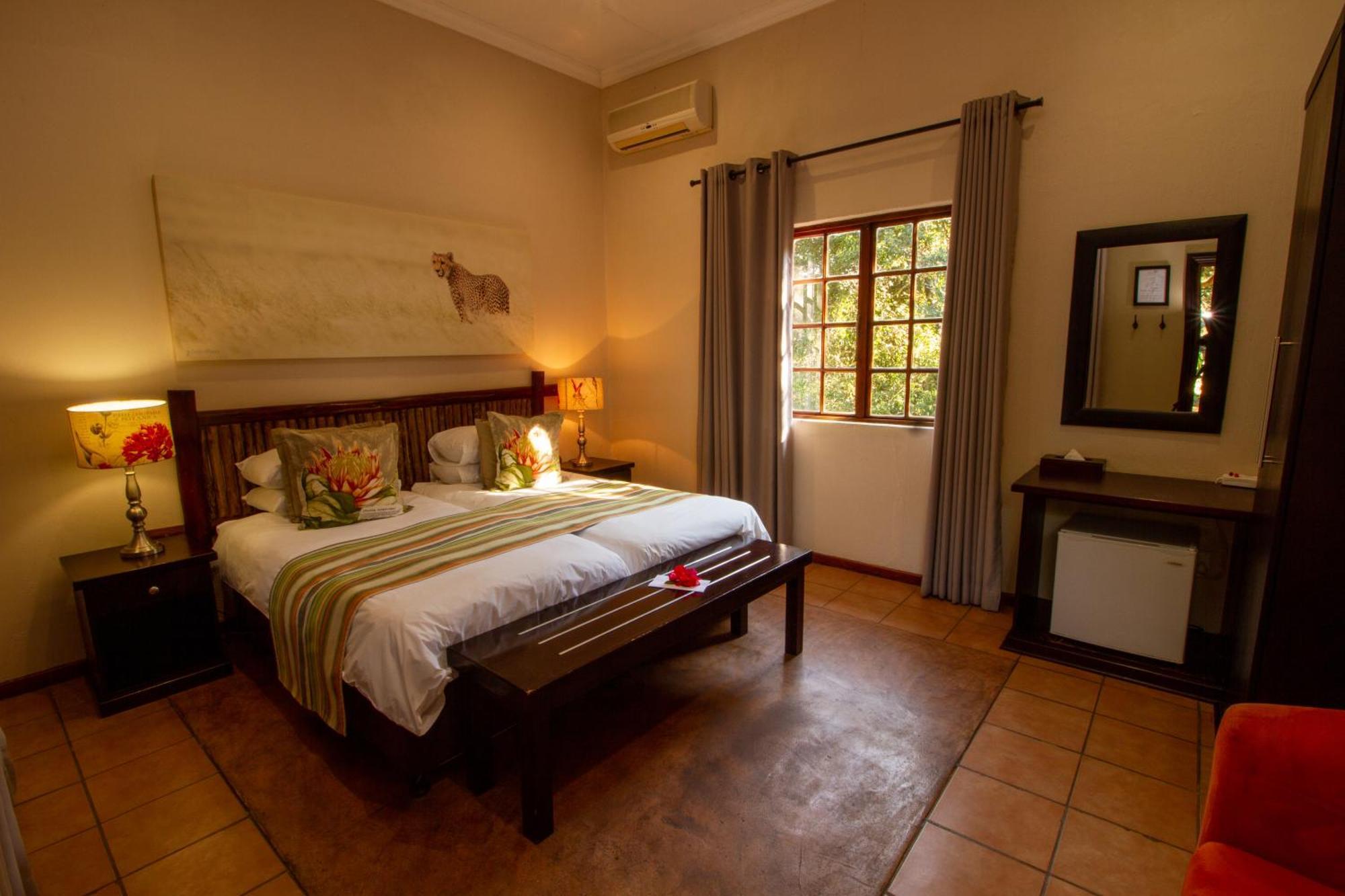 Emdoneni Lodge With Zululand Cat Conservation Project Hluhluwe Exterior photo