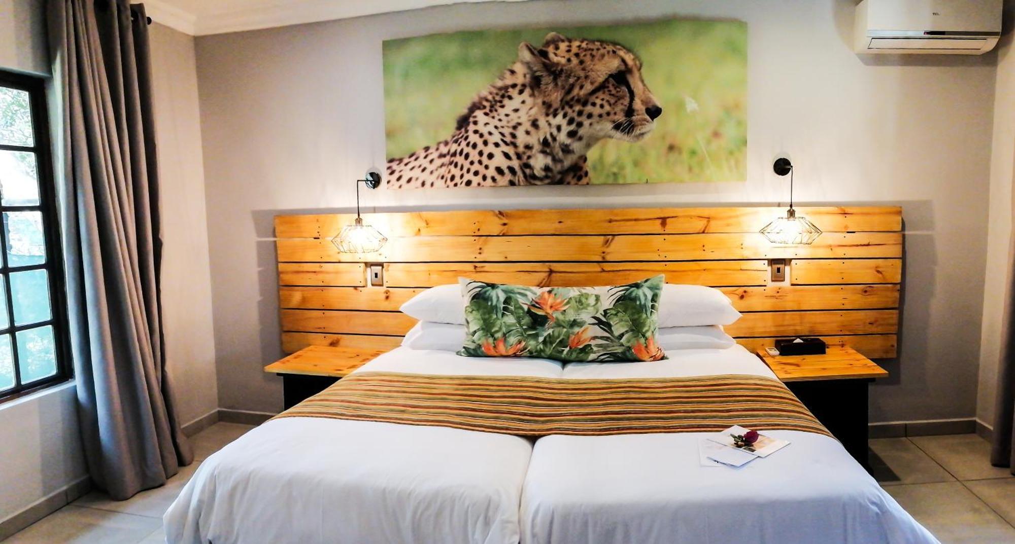 Emdoneni Lodge With Zululand Cat Conservation Project Hluhluwe Exterior photo
