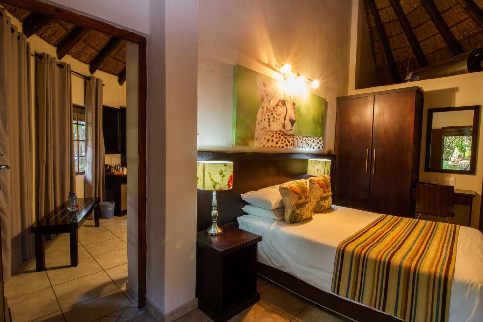 Emdoneni Lodge With Zululand Cat Conservation Project Hluhluwe Exterior photo